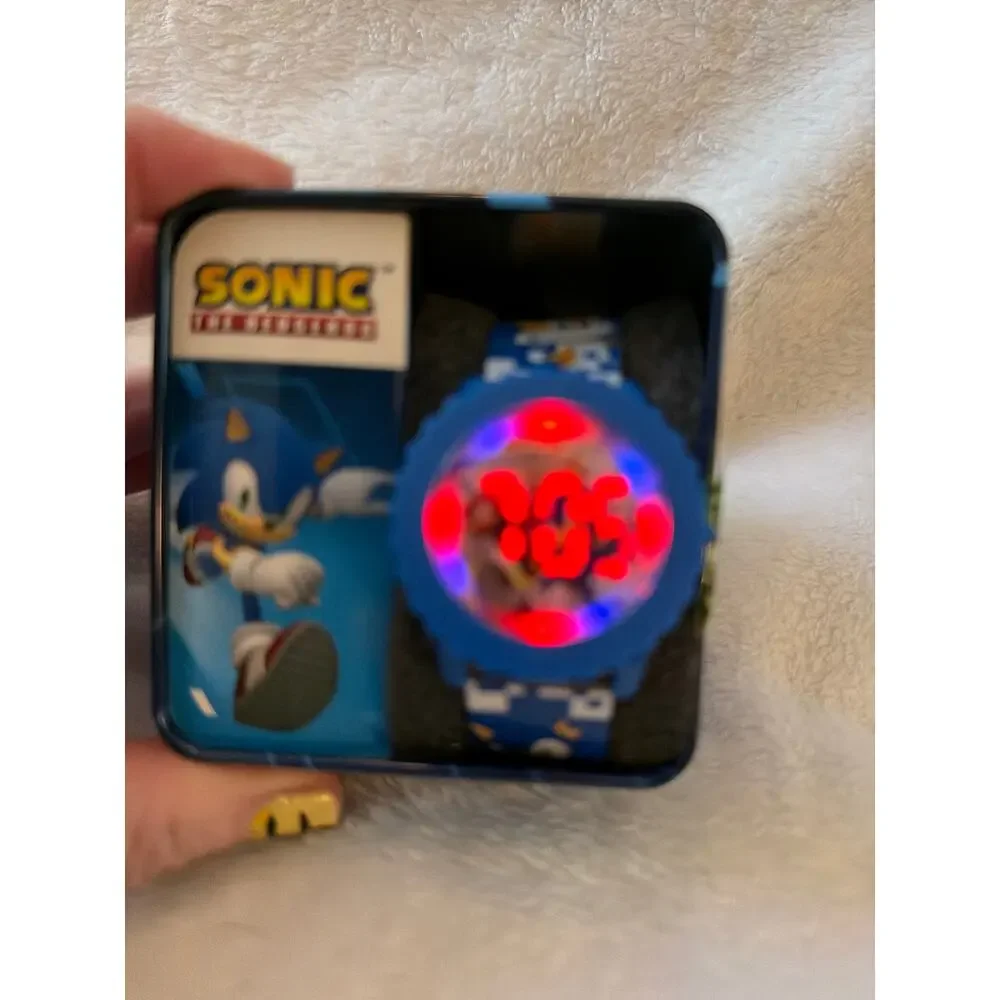 Accutime Sonic The Hedgehog Kids Flashing LCD Digital Watch Blue w/ Tin NEW